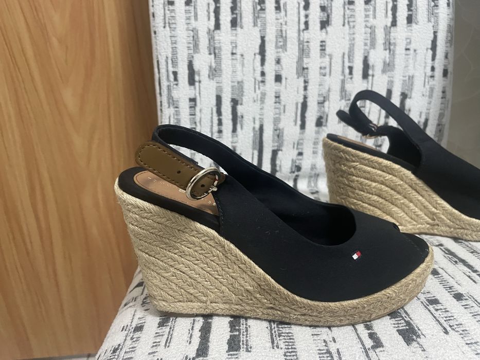 Sandale Tomi Hilfinger nr 37