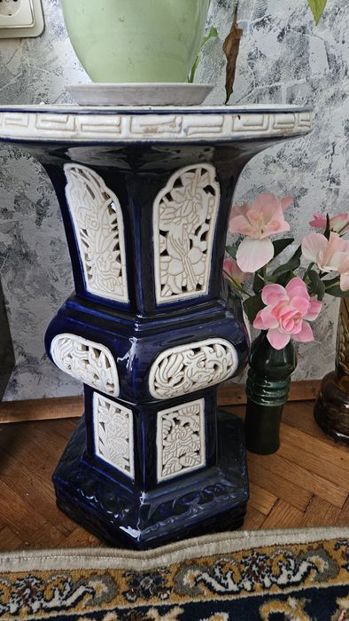 Керамична декоративна стойка