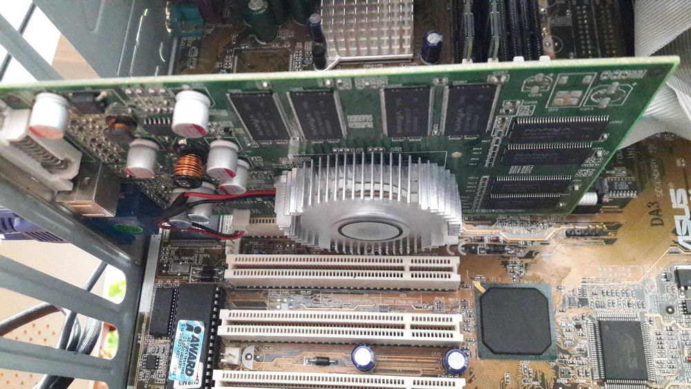 Placa video de colectie nVIDIA Geforce FX 5500 PCI 256MB DDR 128bit