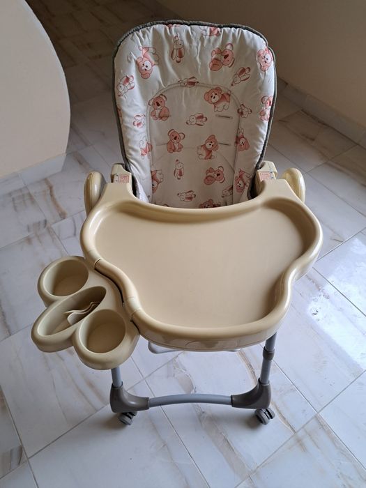 Scaun bebe cu măsuță