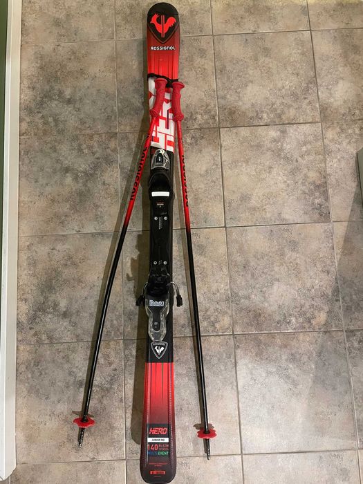 Детски ски ROSSIGNOL Hero Junior 140см + Автомати и щеки