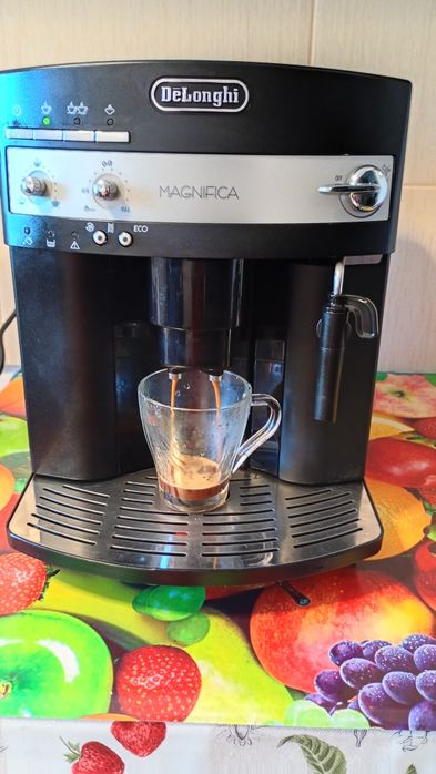 Expresor cafea DeLonghi Magnifica.