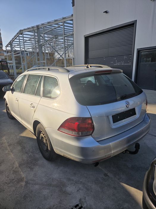 VW Golf 6 1.6 TDI (НА ЧАСТИ)