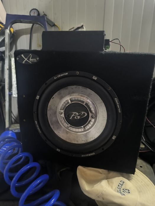 Бас каса субуфер + усилвател JVC