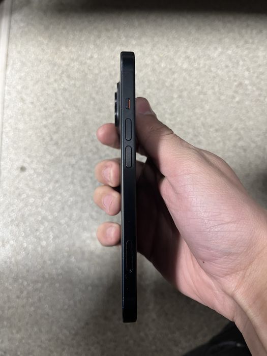 Продам Iphone 15