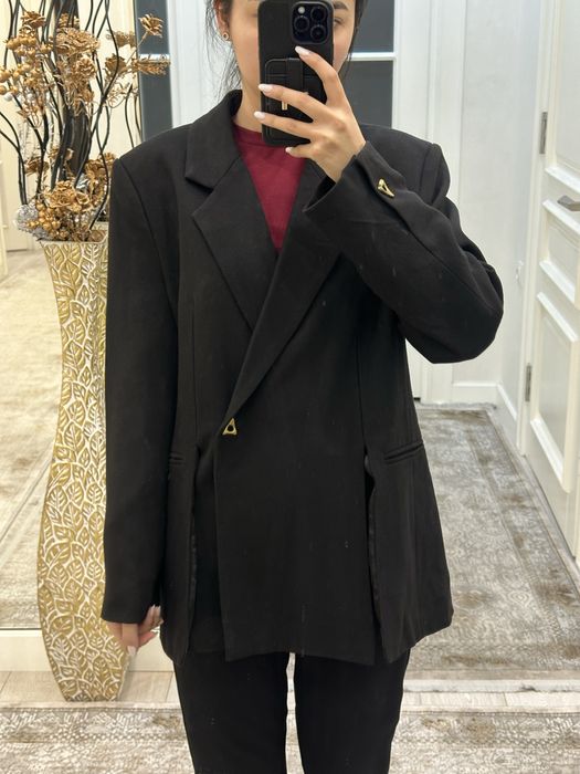 Теплый черный пиджак