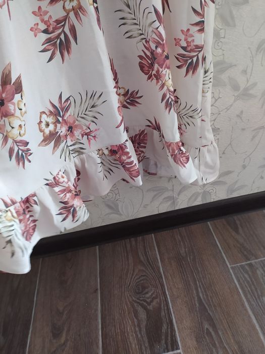 Продам платье новое 48р