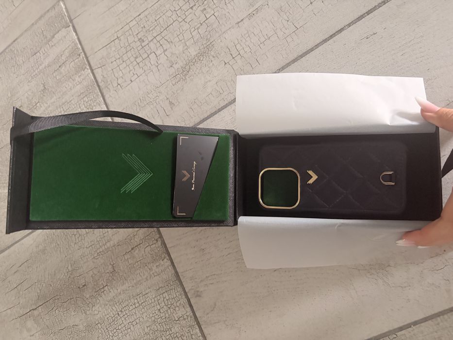 Husa velante si louis vuitton pt iphone 16 pro