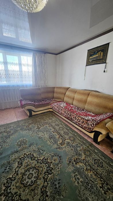 Диван и кресло больше