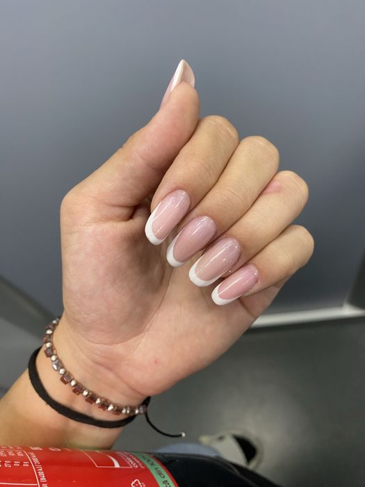 Unghii cu gel 150 de lei