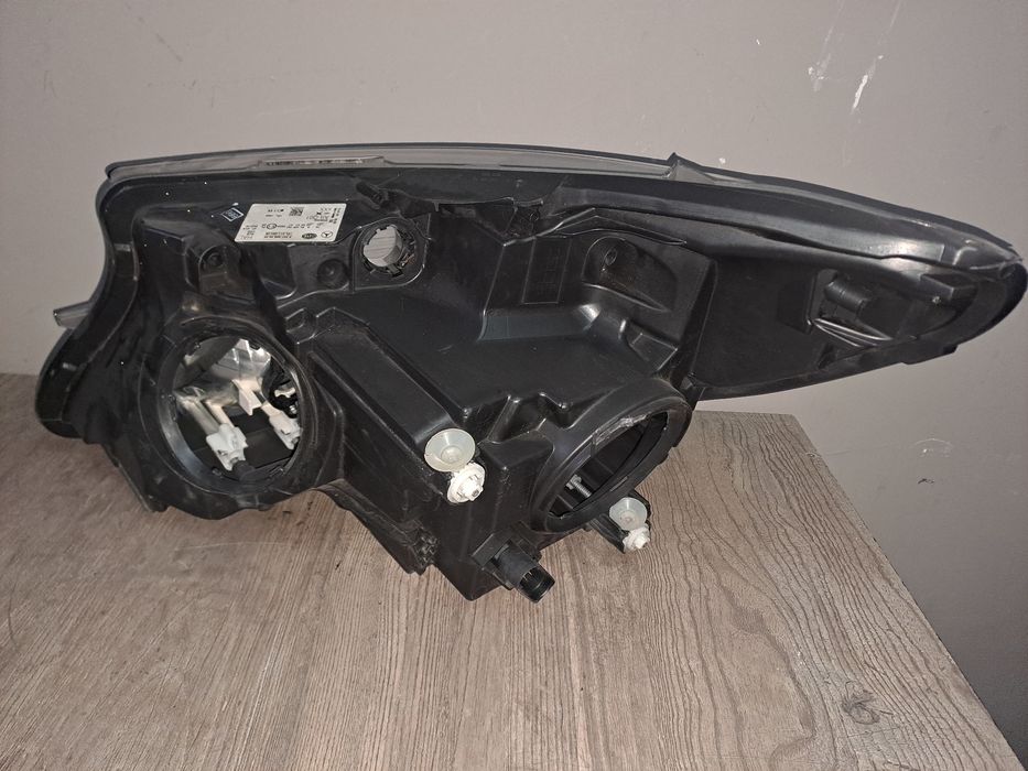 Mercedes Vito/ Viano фар десен