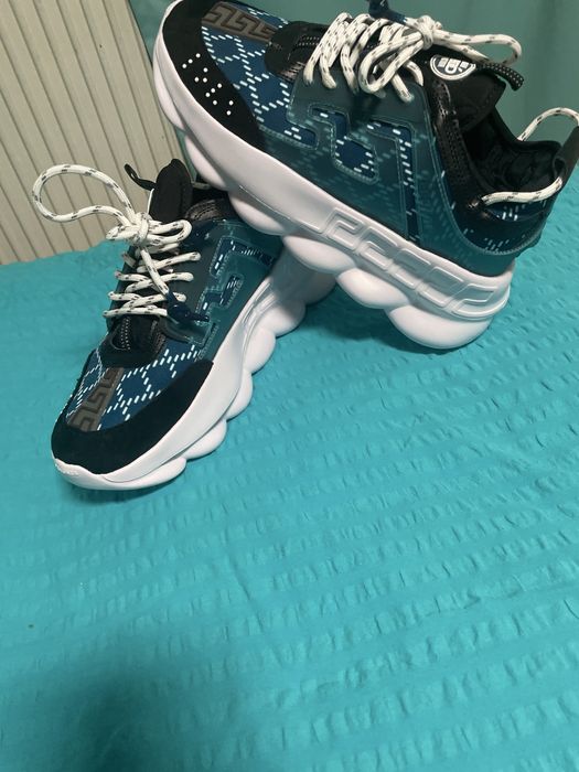 Versace chain reaction