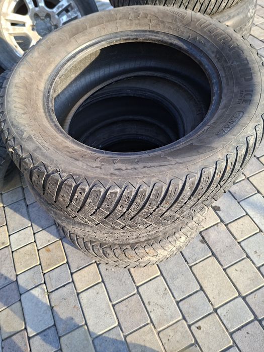 Продаю 3 шины,б/у