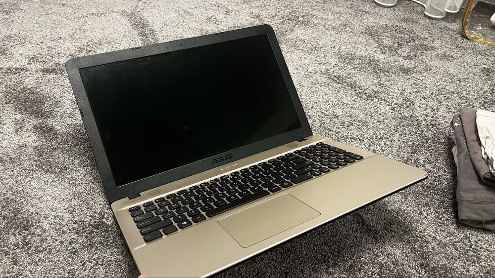 2 Laptouri,Detalii Privat