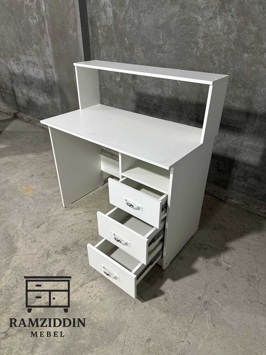 Детский письменный стол с полками | Bola uchun yozuv stoli javonli