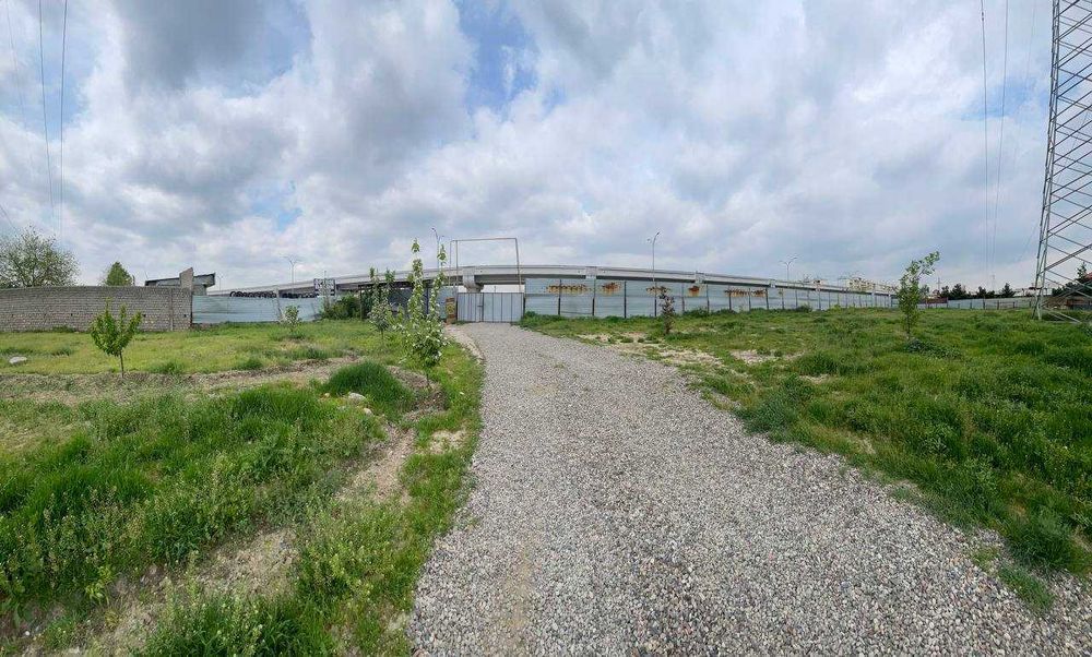 Qoyliq 7 massivda 35 sotix betonka joy arendaga (katta yo‘l bo‘yida)