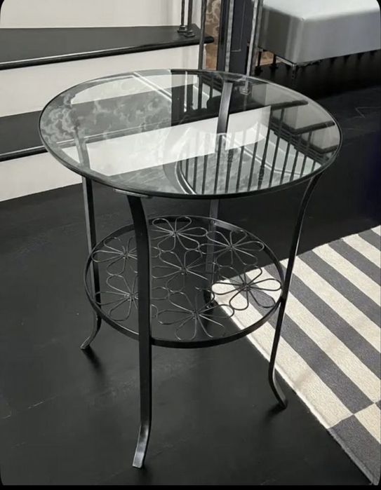 Журнальный столик ИКЕА