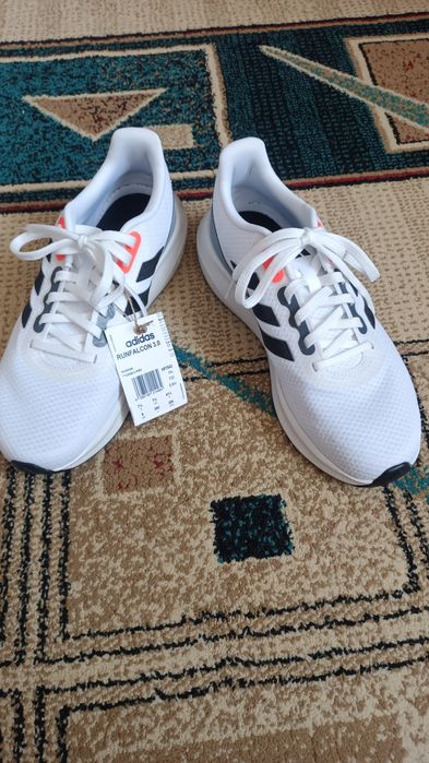 Продам кроссовки adidas