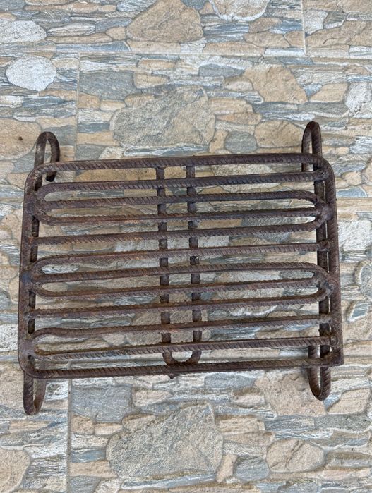 Vând gratar de Camping din fier forjat