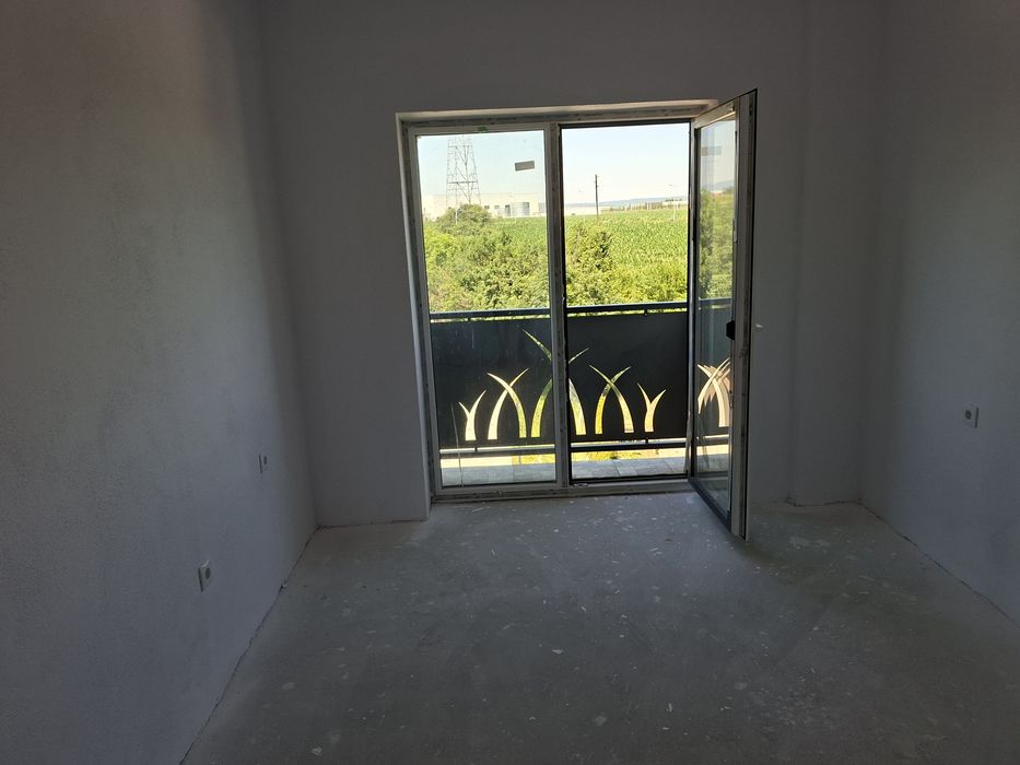 Vanzare apartament 4 camere 76mp bloc nou