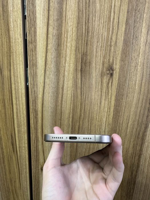 Iphone 16 pro max desert 256 gb 100 % 168 sikl