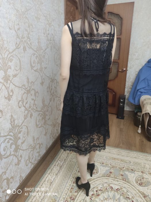 Продам  кружевное платье