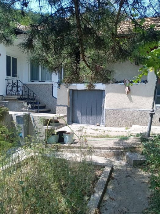 Едноетажна къща в град Опака