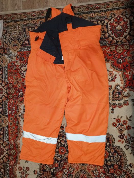 Продам спец одежду