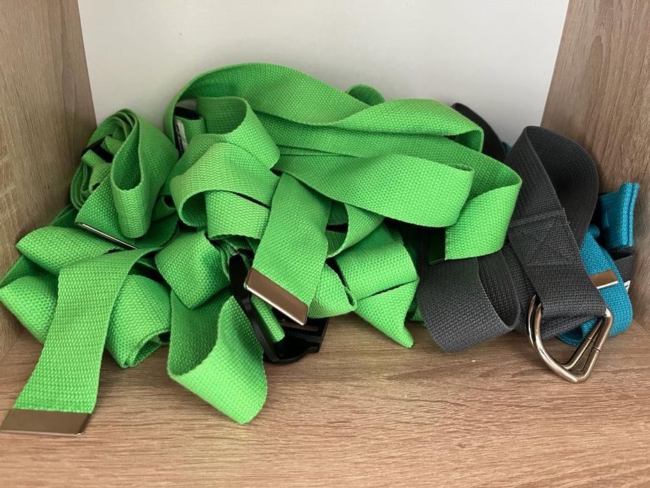 Продам инвентарь для йоги и фитнеса