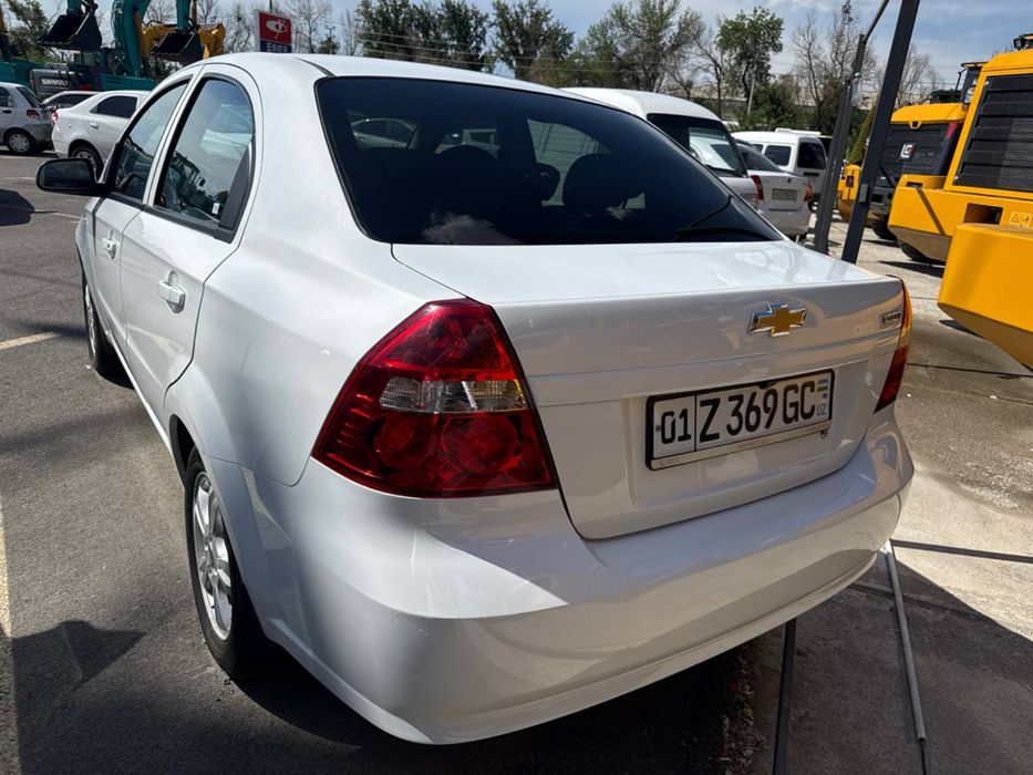Nexia 3 2 mexanika 2022 yil 35.000 km