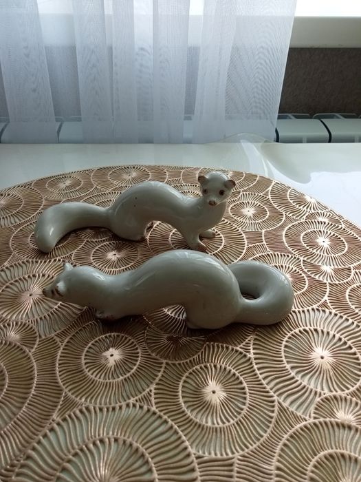 Продам фарфоровые статуэтки