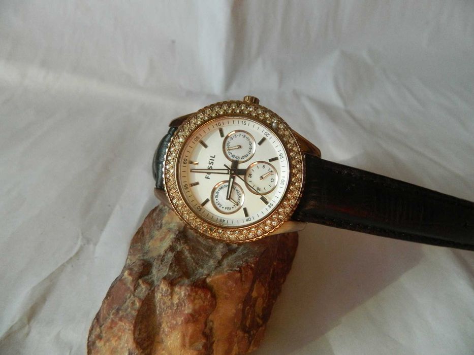 Ceas de dama FOSSIL multidate ,placaj auriu , otel, cod F1