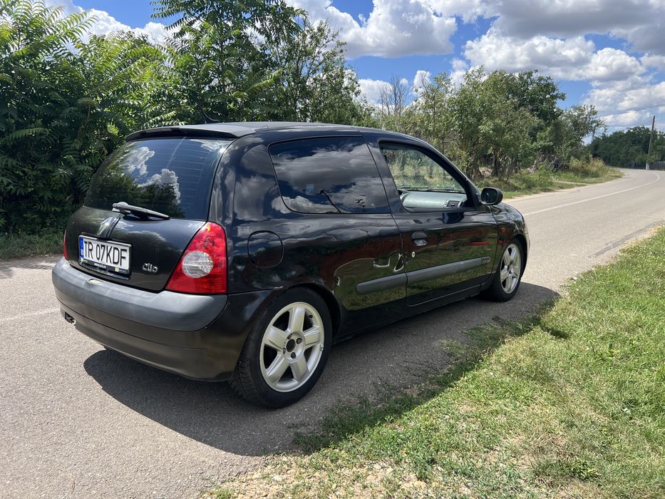 Renault Clio 2 1.6 16v Dynamique 2001