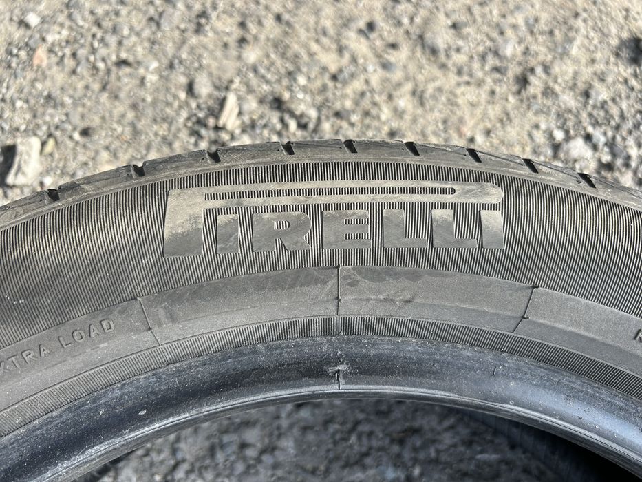 Два колеса баллона резины