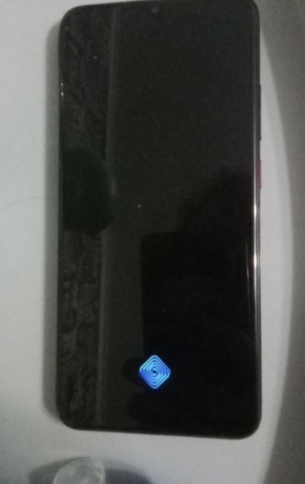 Продается телефон Vivo V 17