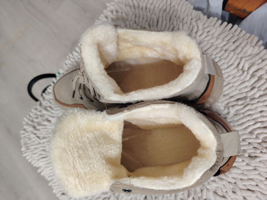 Продам зимние ботинки