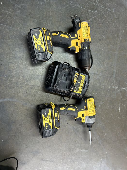 Set Dewalt.  1200 lei