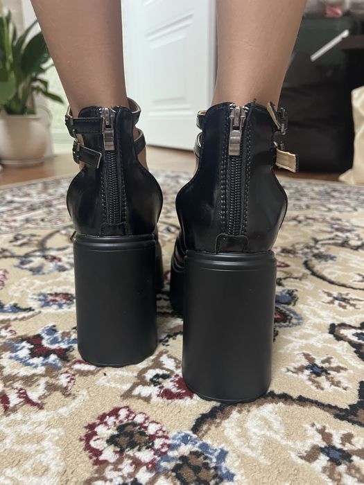 Туфли черные новые