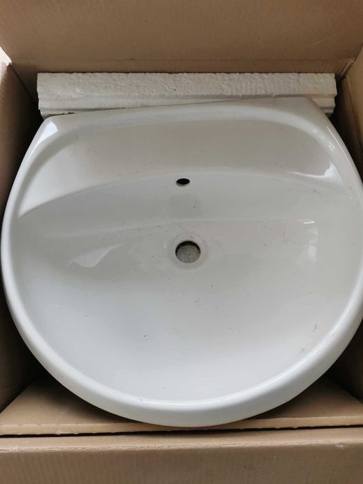 Керамична мивка за баня