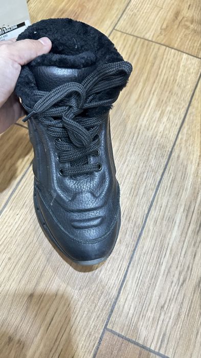 Продам зимние крассовки