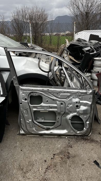 Toyota Avensis 3 предна лява врата