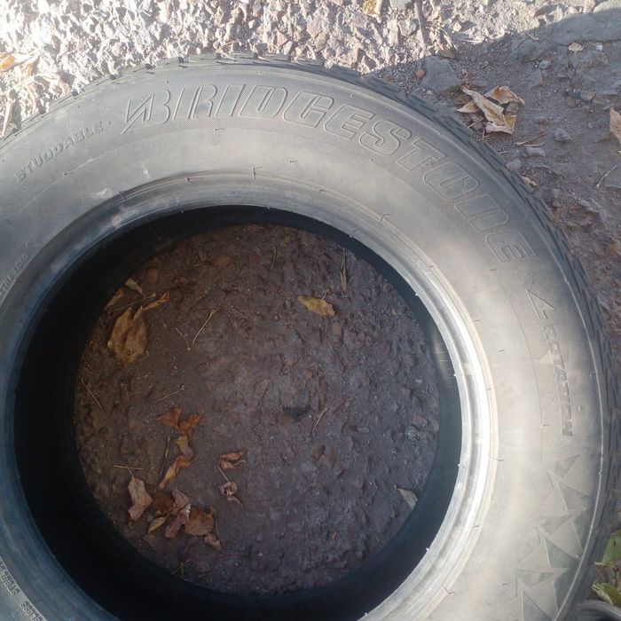 Продам зимняя 235/60/17