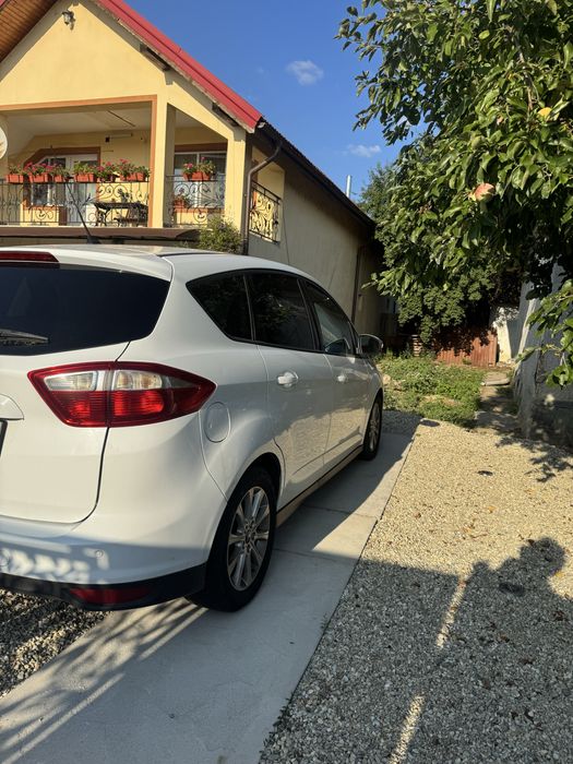 Masina Ford C-Max