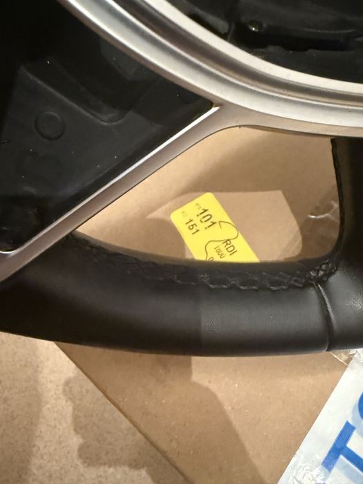 Оригинален кожен волан Dacia Sandero