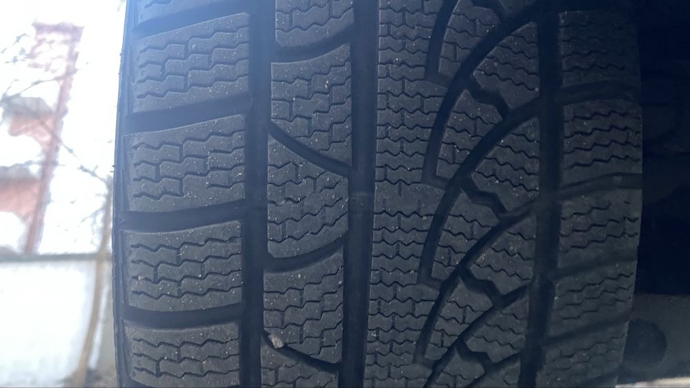 Гуми 245/40/19  -5 броя