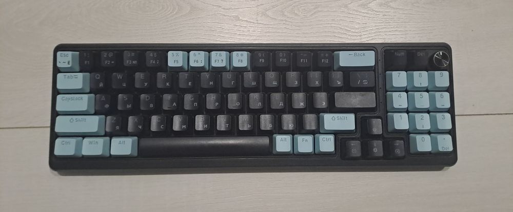 Продам клавиатуру