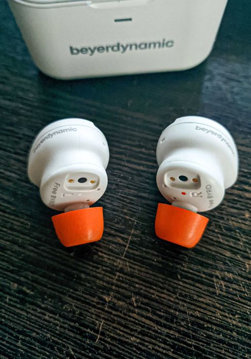 Срочно Топовые Наушники Beyerdynamic Free BYRD , Grey