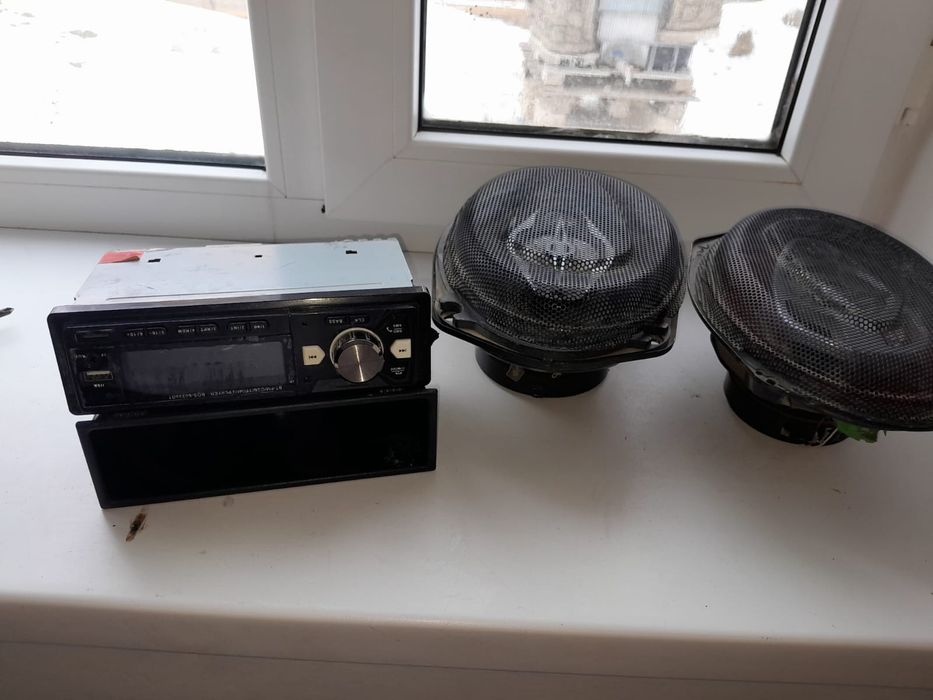 Автомагнитола  ,,