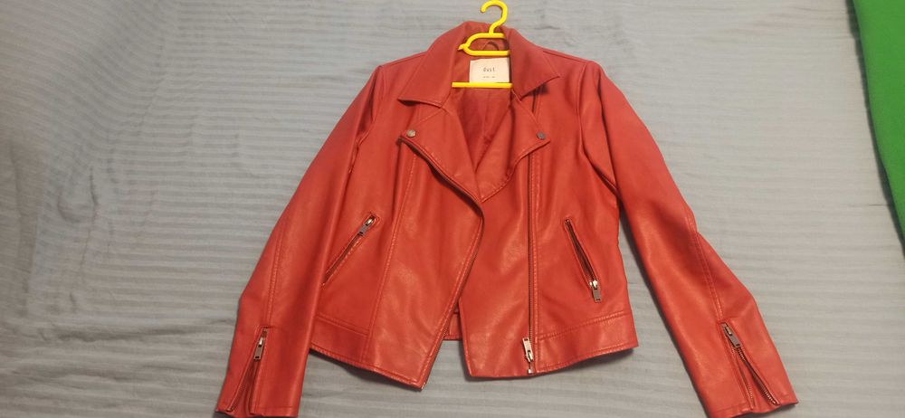 Кожено яке за 15 евро