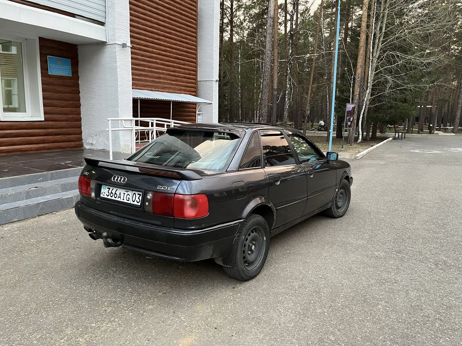 Продам ауди б4 1992 года